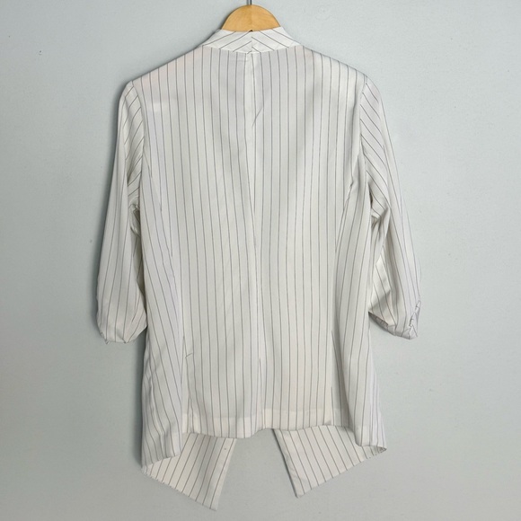 Rachel Zoe White Pinstripe Blazer Jacket Size M Open Front 3/4 Sleeve - Picture 3 of 7